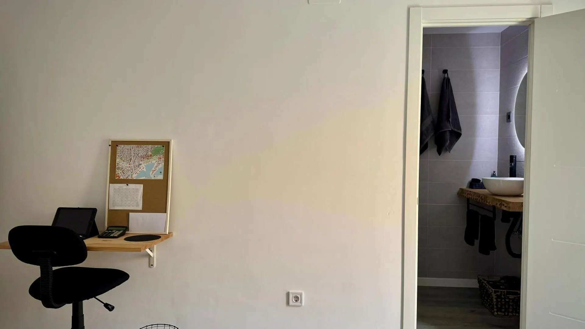 Homestay The Numid King Apartment Malaga Spain